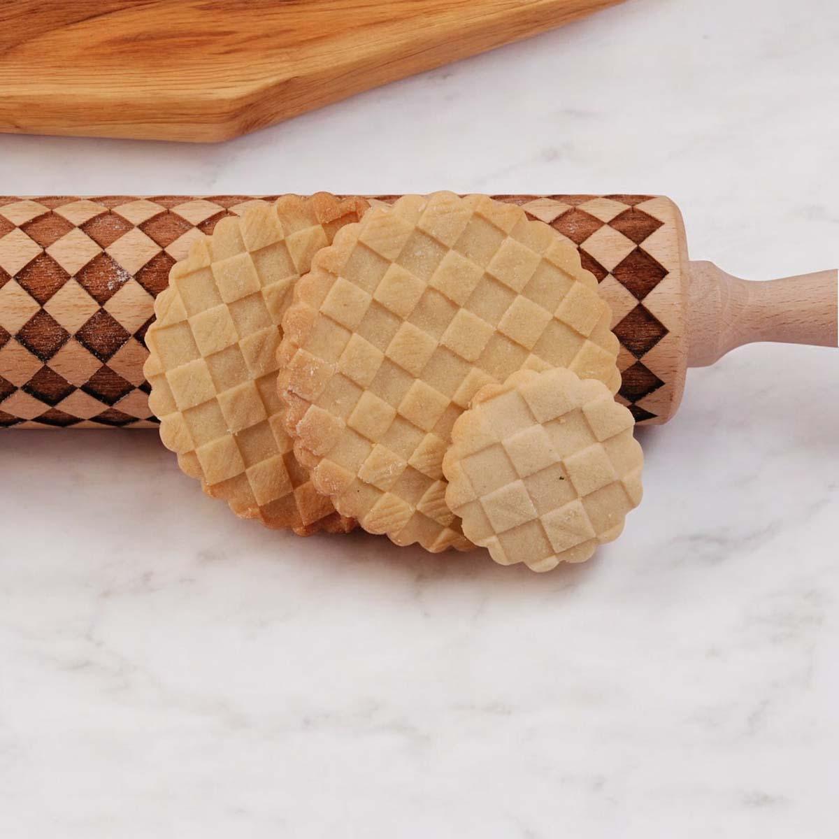 Embossed Wooden Rolling Pin with 2 Cookie Cutters — 3 Pattern Styles